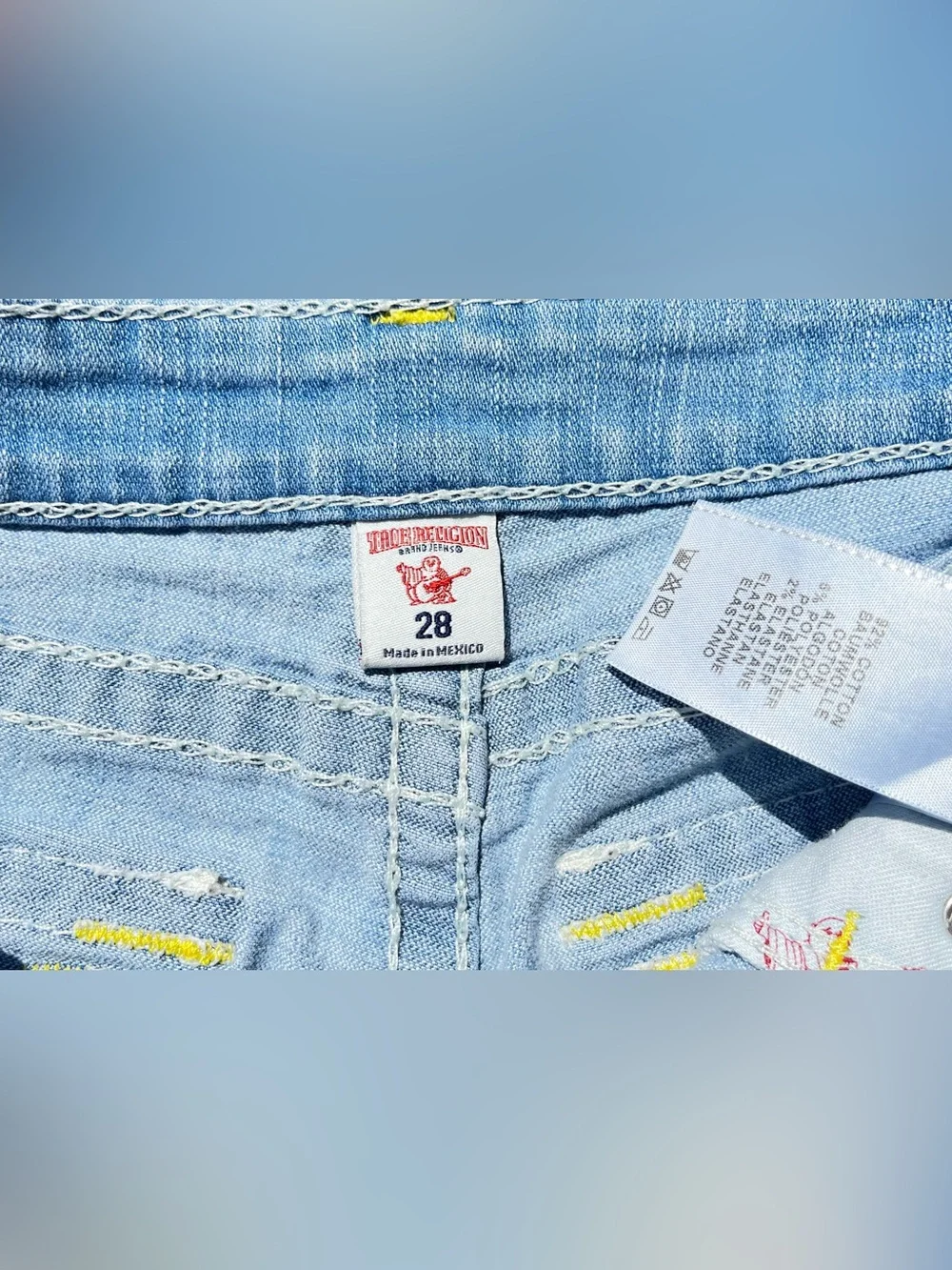 True Religion Light-Wash Denim Cutoff Shorts Frayed Raw-edge Hems Size 28